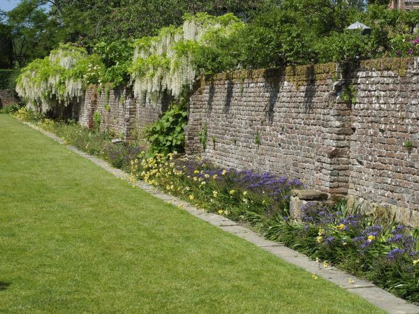 Rock Wall Installation in Edmonds